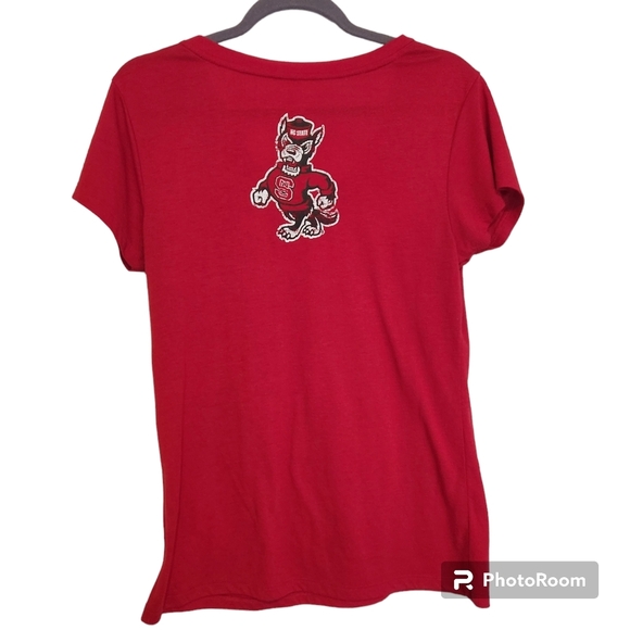 NC State Wolfpack Women's V-Neck T-Shirt Cute Wolfie Logo Size Large πΊβ€οΈ - Picture 2 of 5